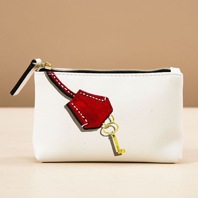 Из каких материалов изготавливают косметички?